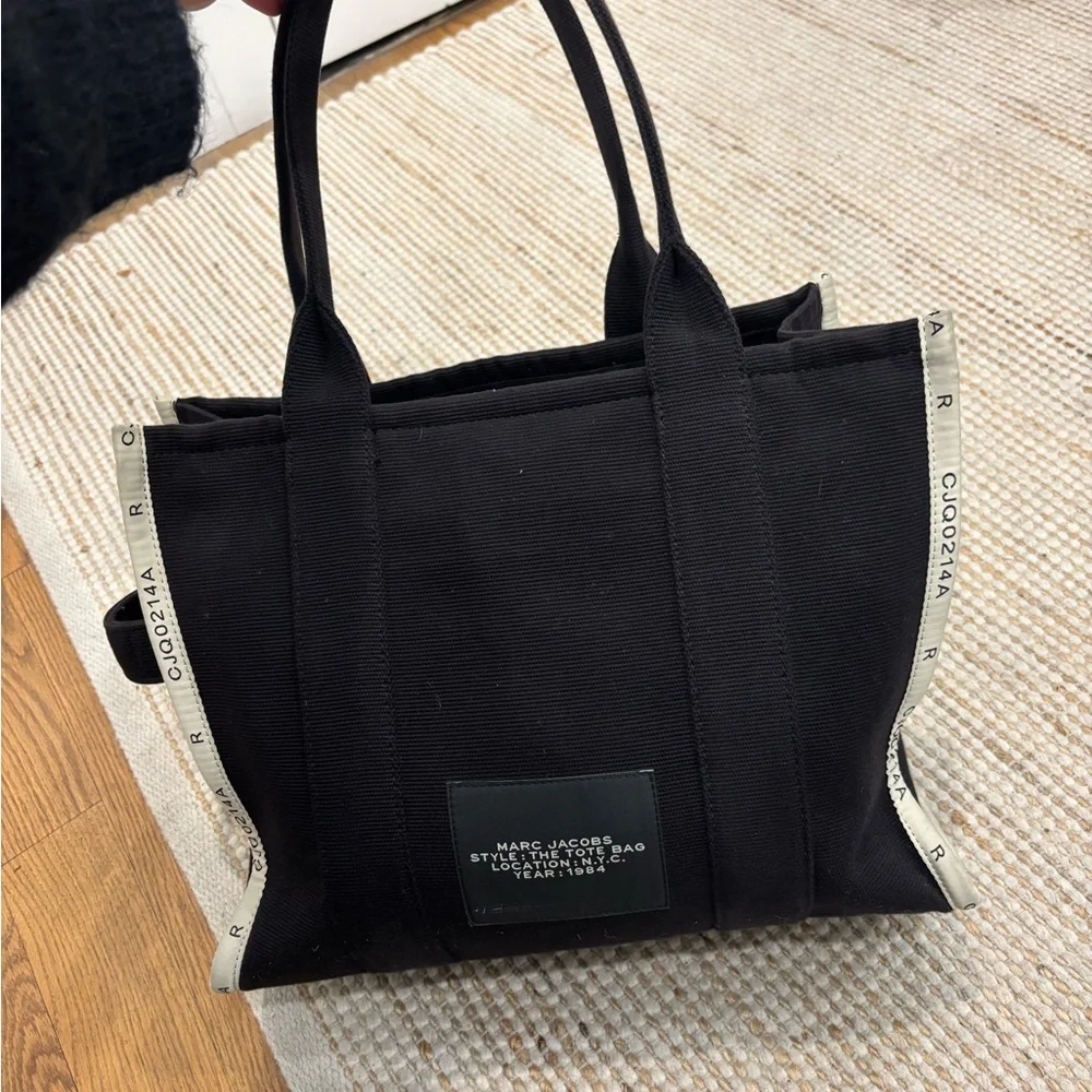 Marc Jacobs Black and White The Tote Bag